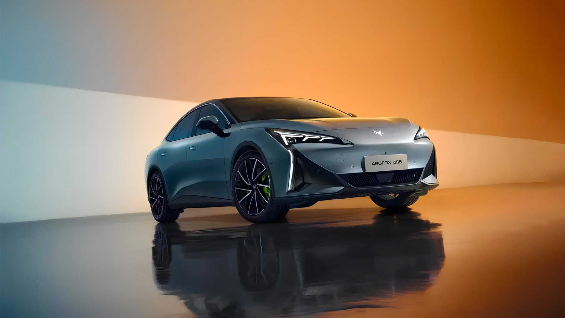 Электромобили Arcfox S5 из Китая